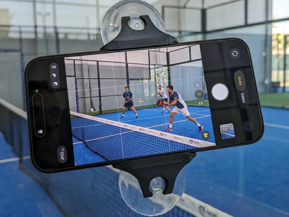 Dual-Suction Phone Holder for Padel Recording
