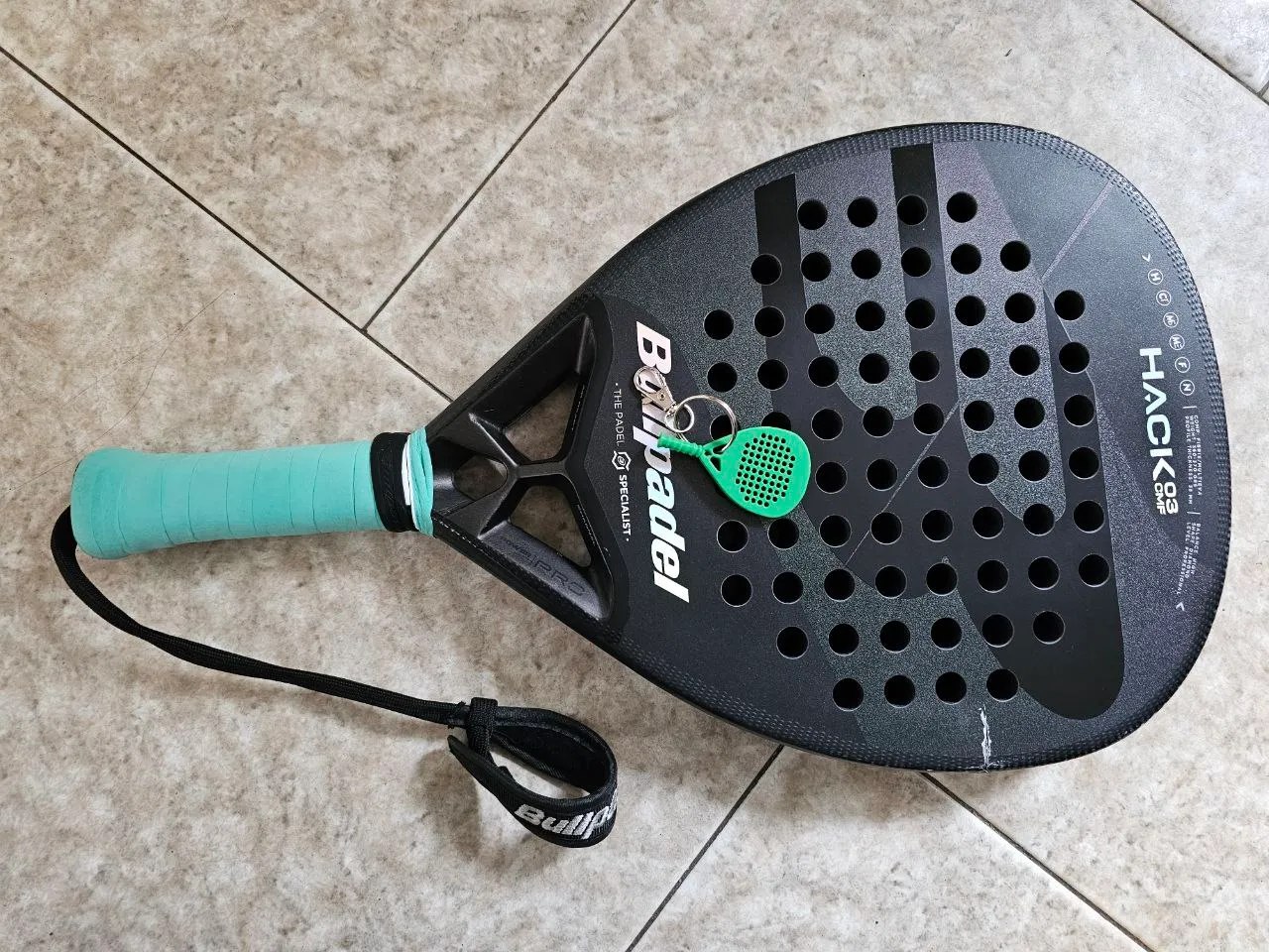 Padel racket keychain v2